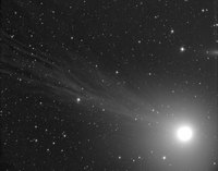 http://panther-observatory.com/gallery/comets/media/Machholz_010105L.jpg